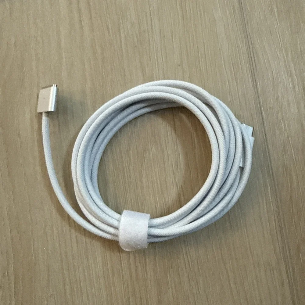 Genuine OEM Apple USB-C type c to MagSafe 3 Cable  2 M- MLYV3AM/A SPACE GRAY